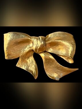 Christopher Ross 1983 Gold Tone Enormous 5.5” Statement Belt